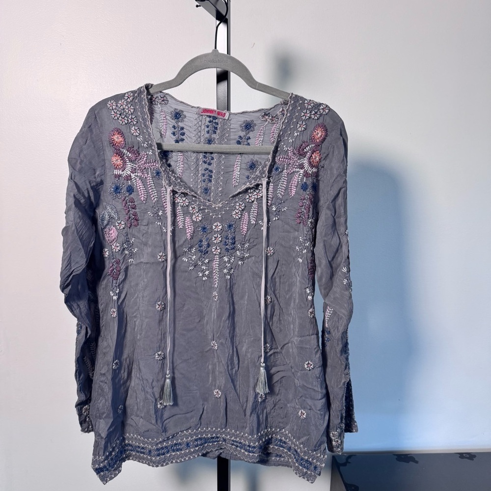 Johnny Was Gray Embroidered Peasant Tunic with Pink & Blue Accents small